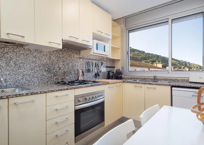 Lets Holidays Beautiful With Pool Tossa